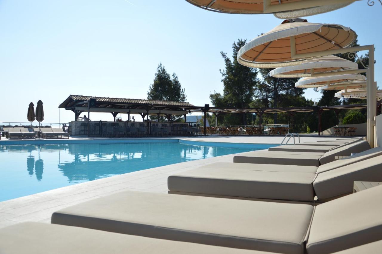 Alia Palace Hotel - Adults Only 16+ Chalkidiki ภายนอก รูปภาพ The pool at the hotel