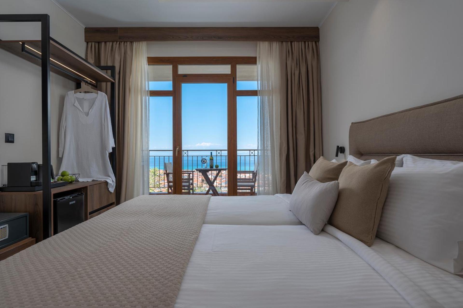 Alia Palace Hotel - Adults Only 16+ Chalkidiki ภายนอก รูปภาพ A room at the hotel