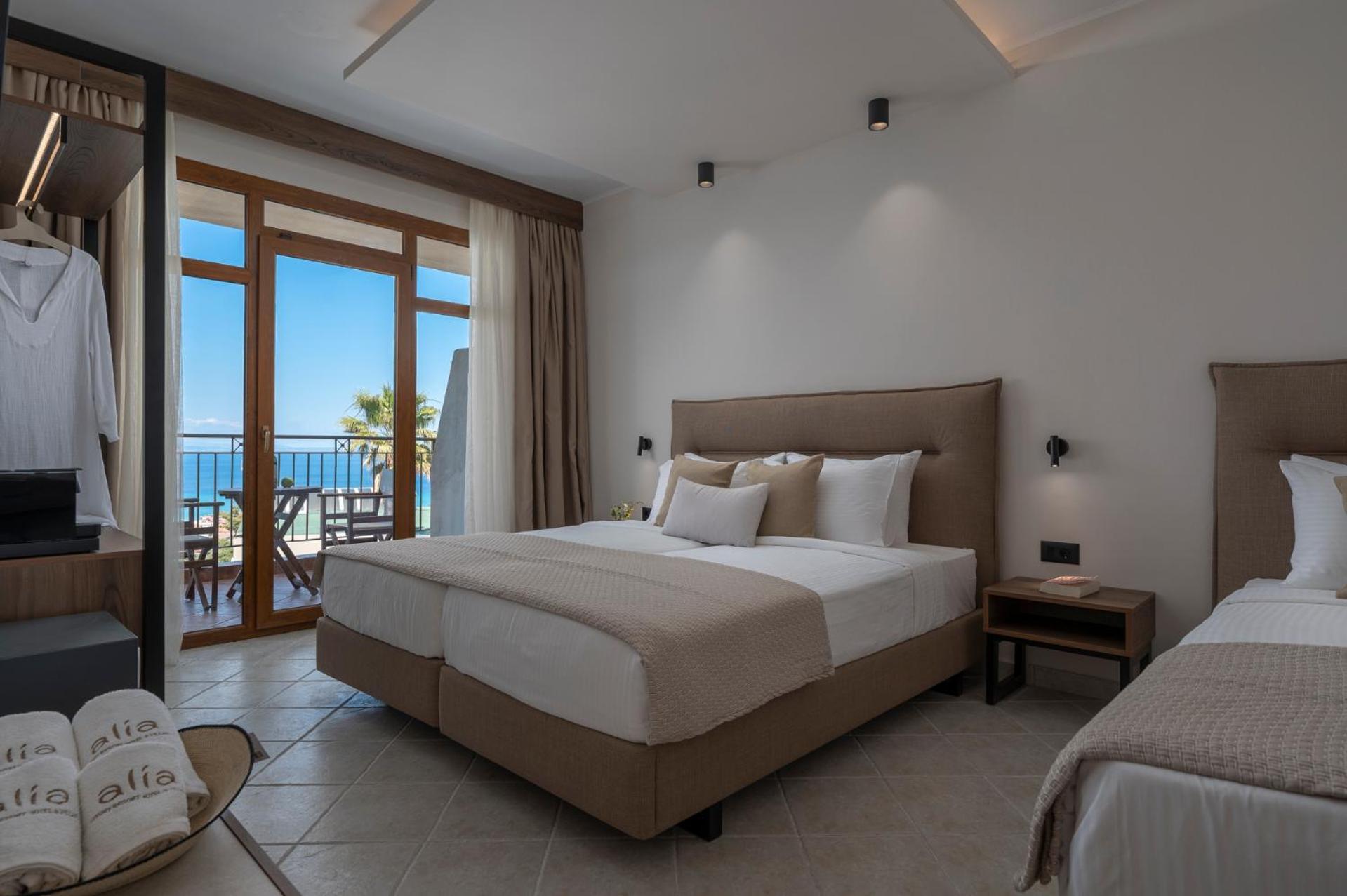 Alia Palace Hotel - Adults Only 16+ Chalkidiki ภายนอก รูปภาพ A bedroom at the hotel